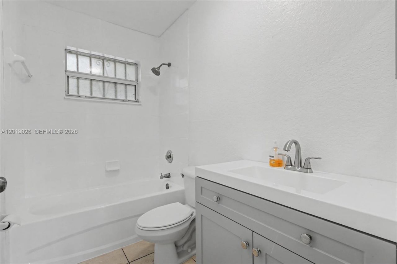 2316-2318 NW 98th St, Miami, FL 33147 Photo