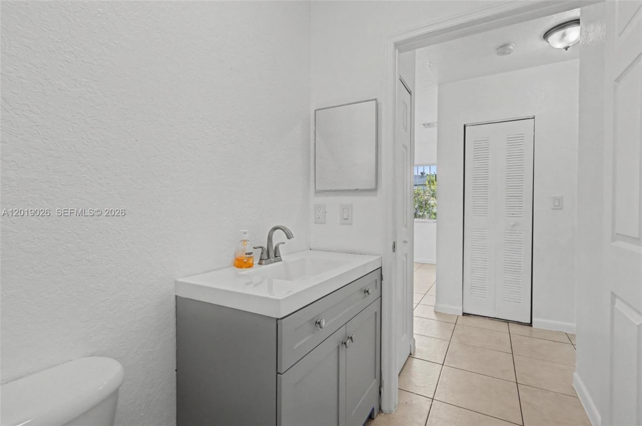 2316-2318 NW 98th St, Miami, FL 33147 Photo