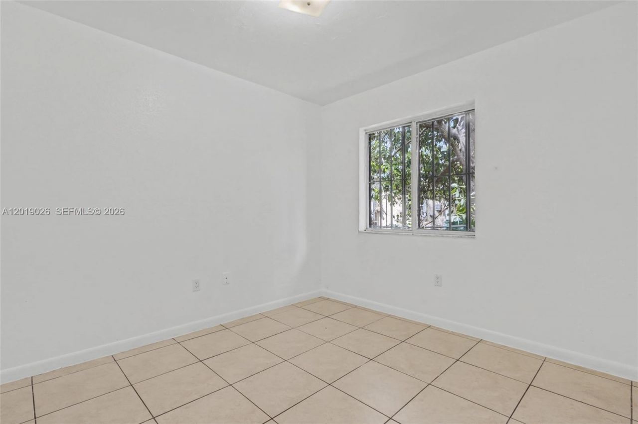 2316-2318 NW 98th St, Miami, FL 33147 Photo