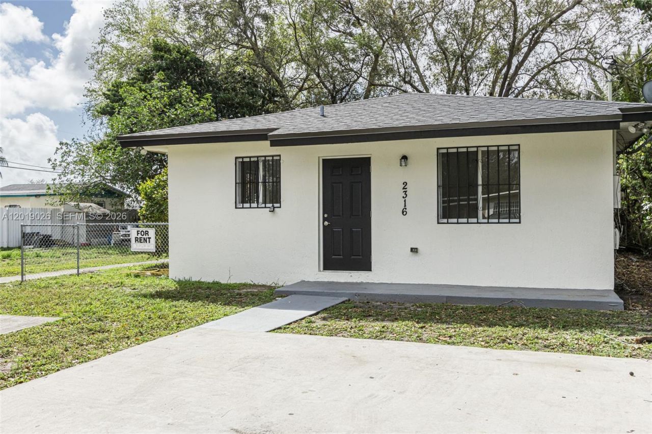 2316-2318 NW 98th St, Miami, FL 33147 Photo