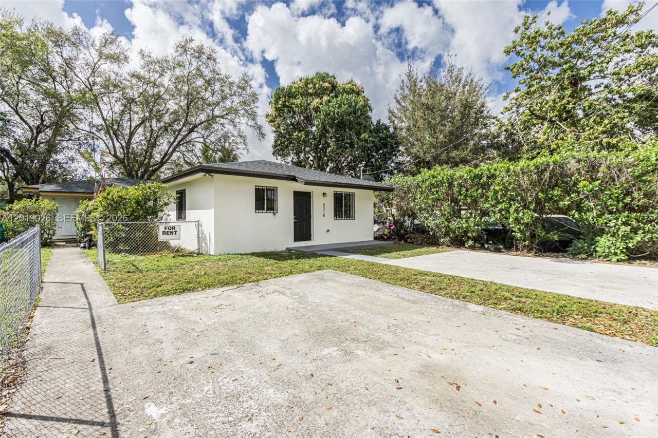 2316-2318 NW 98th St, Miami, FL 33147 Photo