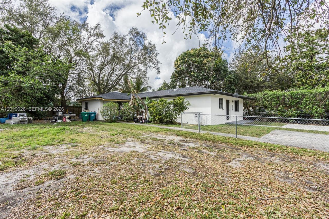 2316-2318 NW 98th St, Miami, FL 33147 Photo