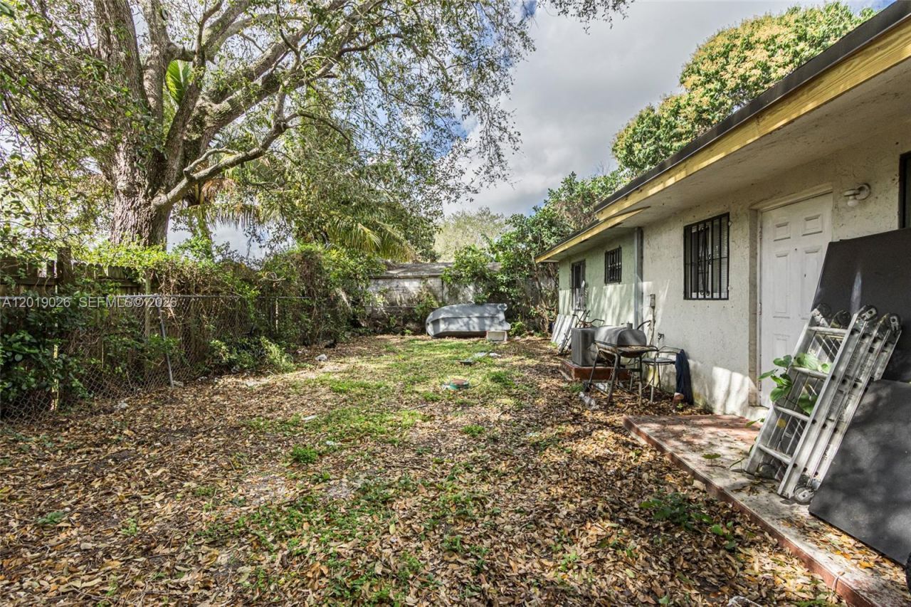 2316-2318 NW 98th St, Miami, FL 33147 Photo