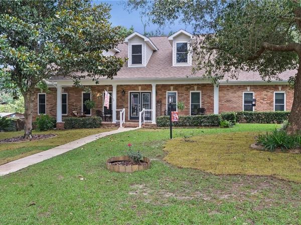 415 Sara Oaks Drive, Saraland, AL 36571