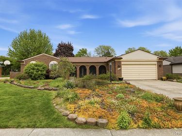 11136 Bellwood Drive, Plymouth Twp, MI 48170