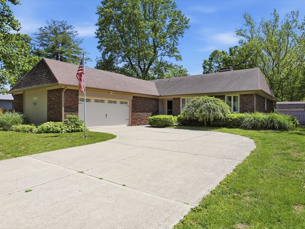 929 Briarwood Drive , Greenwood, IN 46142