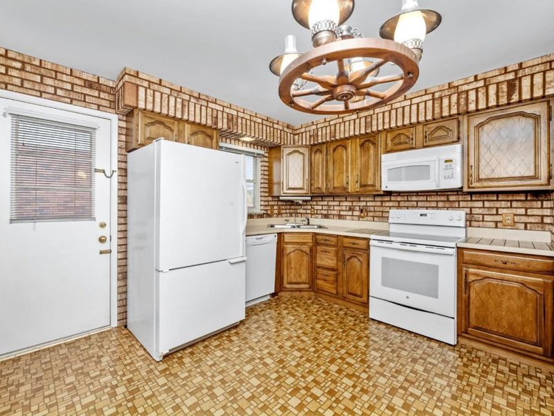 5397 Robert Avenue, Green Township, OH 45248 Photo 9