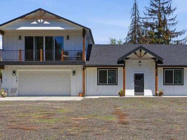114 W GRAVES Rd, Spokane, WA 99218