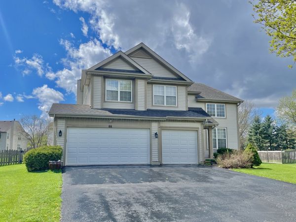 88 Hackney Lane , Lindenhurst, IL 60046