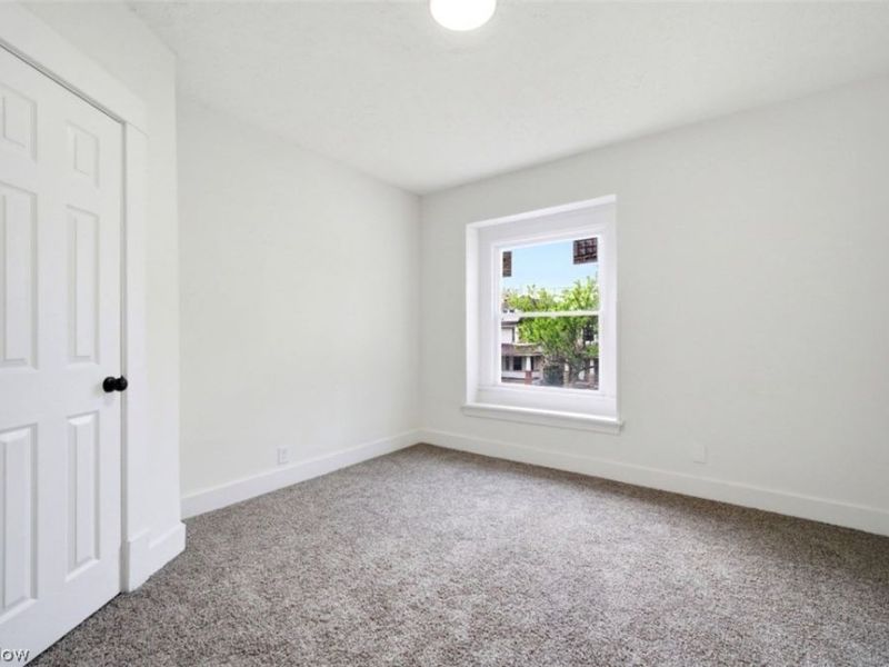 9203 Columbia Avenue, Cleveland, OH 44108 Photo 15