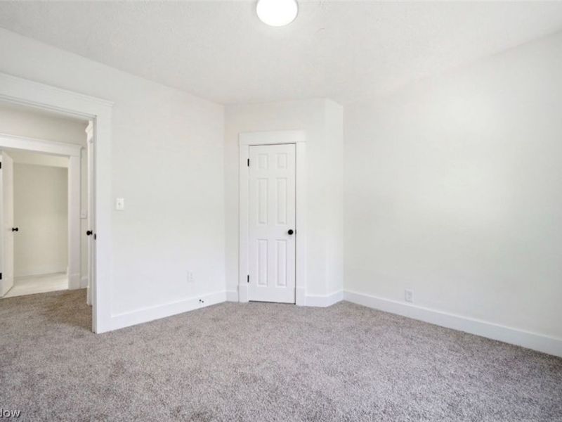 9203 Columbia Avenue, Cleveland, OH 44108 Photo 16