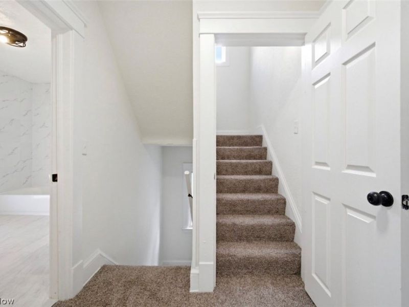 9203 Columbia Avenue, Cleveland, OH 44108 Photo 17