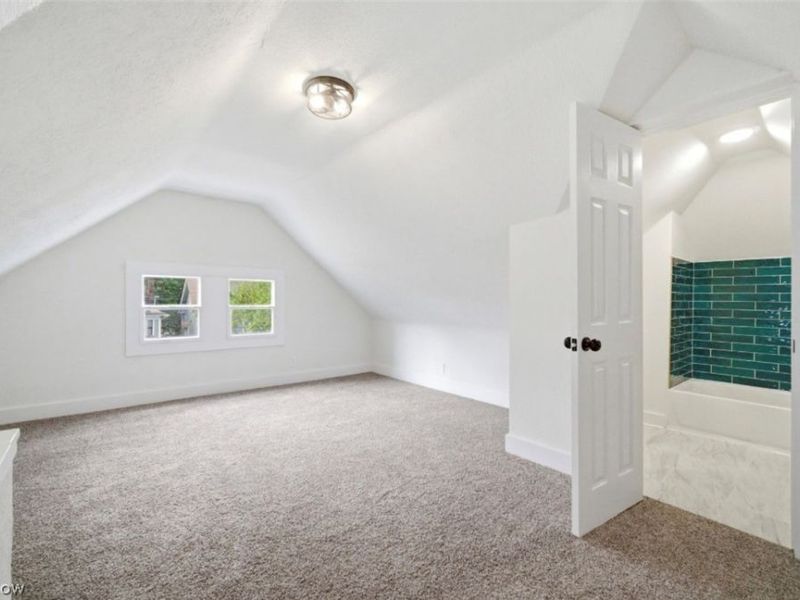 9203 Columbia Avenue, Cleveland, OH 44108 Photo 18