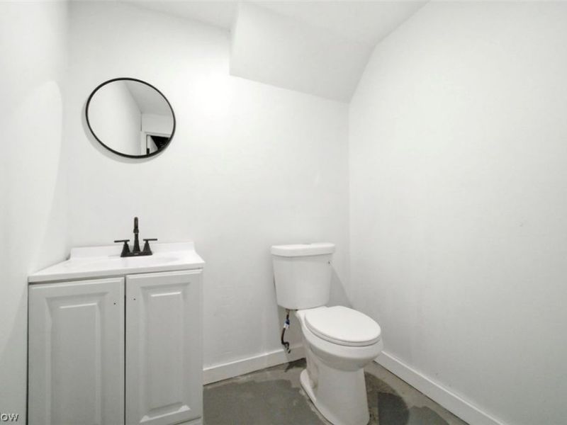 9203 Columbia Avenue, Cleveland, OH 44108 Photo 21
