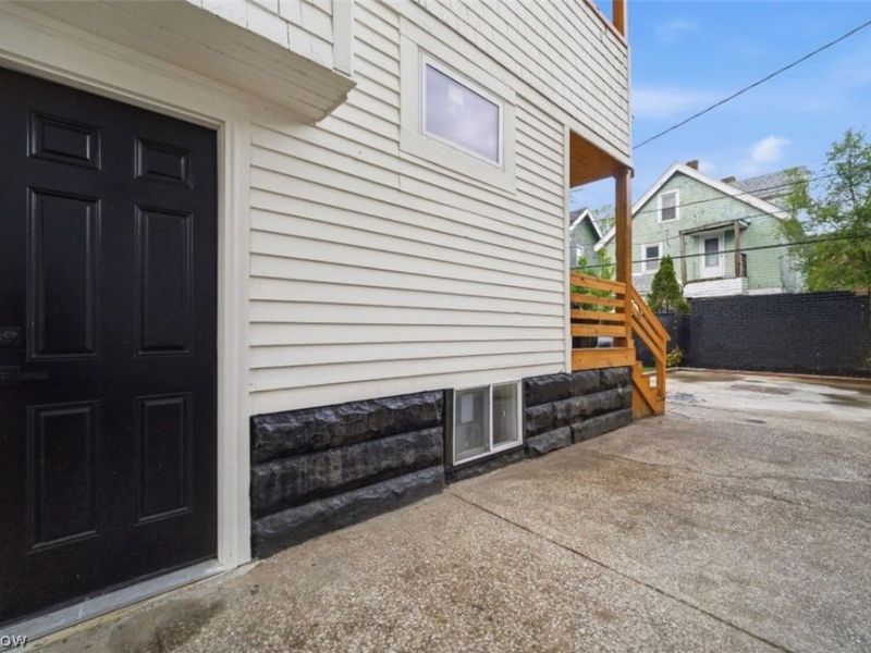 9203 Columbia Avenue, Cleveland, OH 44108 Photo 27