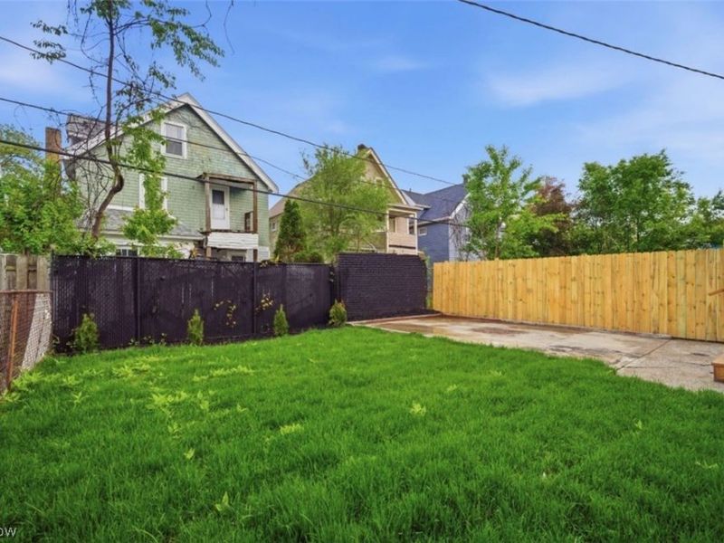 9203 Columbia Avenue, Cleveland, OH 44108 Photo 29