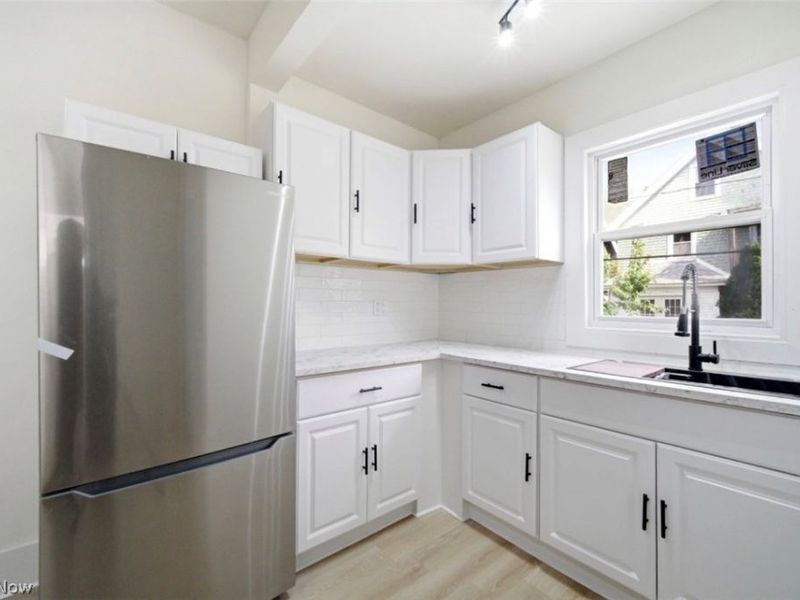 9203 Columbia Avenue, Cleveland, OH 44108 Photo 7
