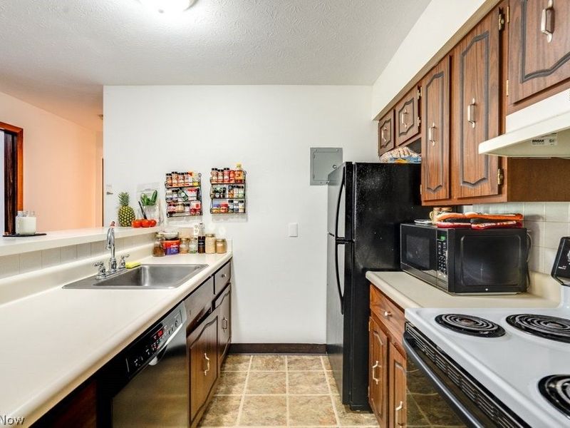729 W Main Street, Unit B, Kent, OH 44240 Photo 11
