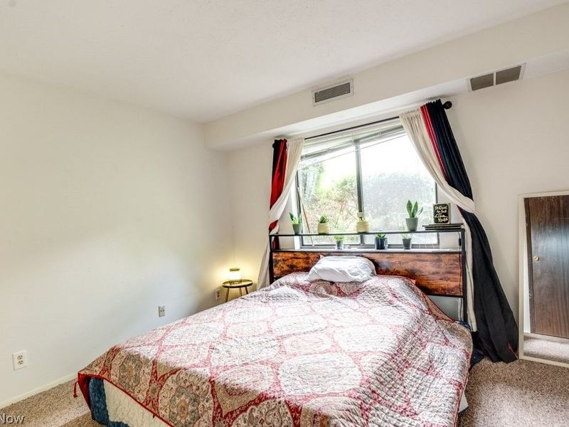 729 W Main Street, Unit B, Kent, OH 44240 Photo 16