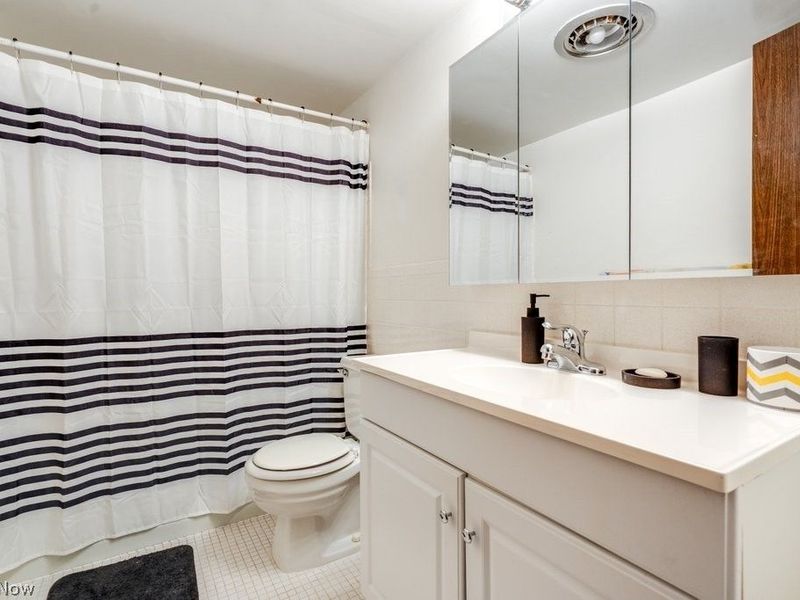 729 W Main Street, Unit B, Kent, OH 44240 Photo 17