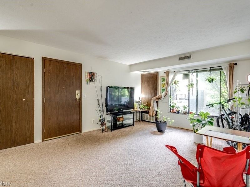 729 W Main Street, Unit B, Kent, OH 44240 Photo 5