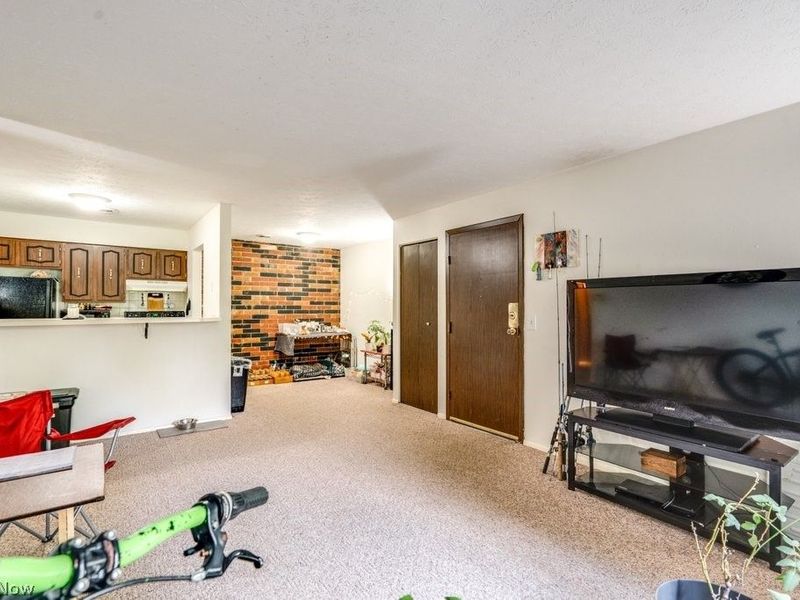 729 W Main Street, Unit B, Kent, OH 44240 Photo 6