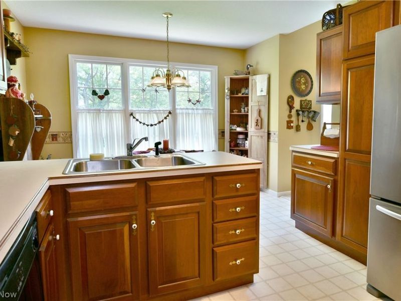 502 Turnberry Court NE, Warren, OH 44484 Photo 17
