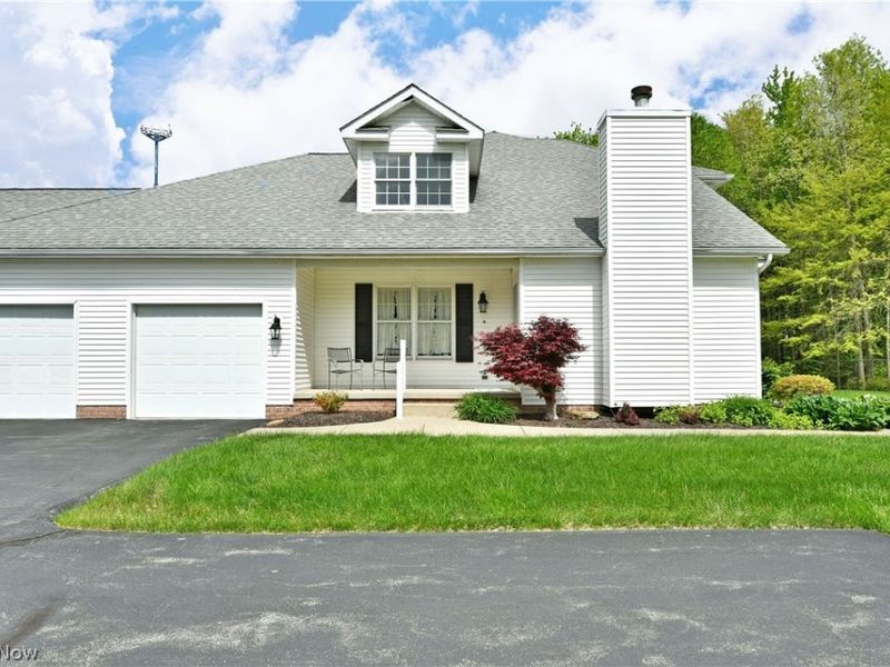 502 Turnberry Court NE, Warren, OH 44484 Photo 2