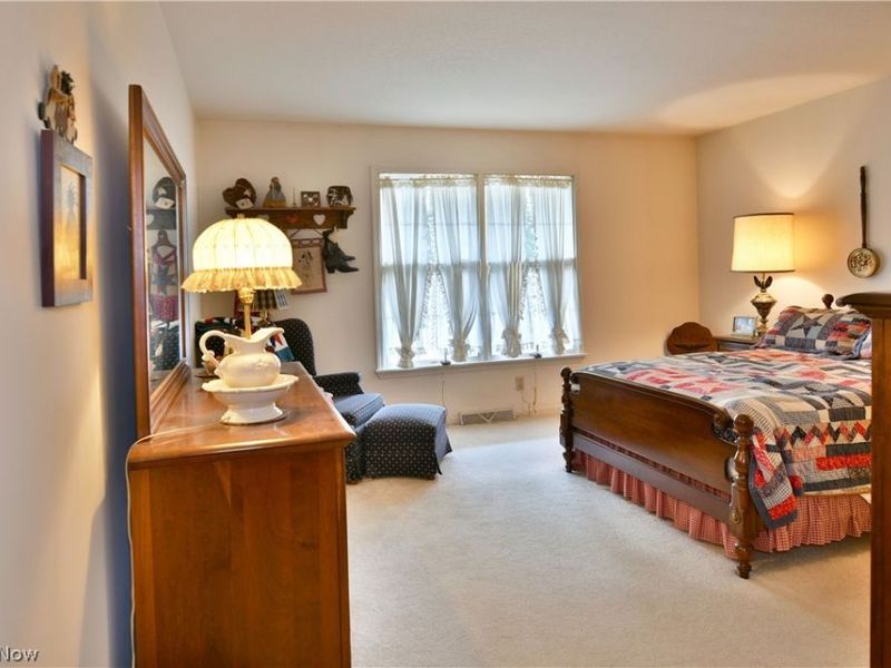 502 Turnberry Court NE, Warren, OH 44484 Photo 26