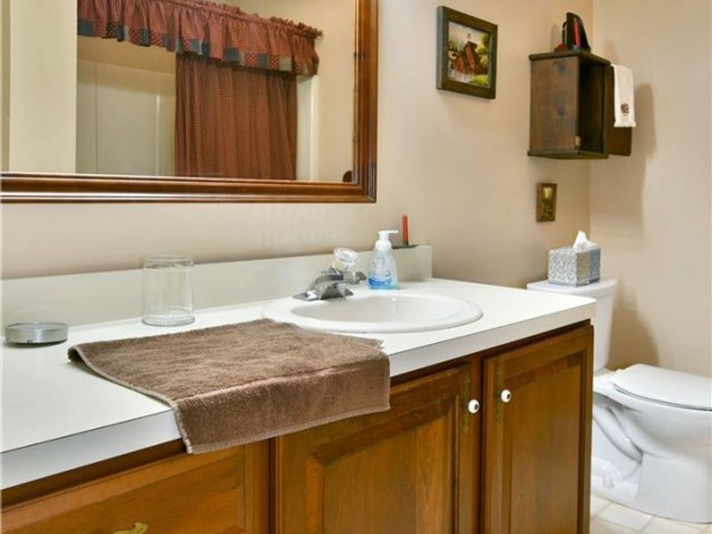 502 Turnberry Court NE, Warren, OH 44484 Photo 32