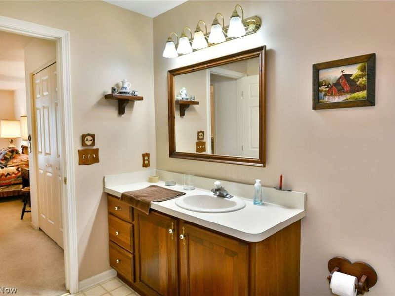 502 Turnberry Court NE, Warren, OH 44484 Photo 34