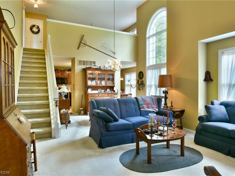 502 Turnberry Court NE, Warren, OH 44484 Photo 4