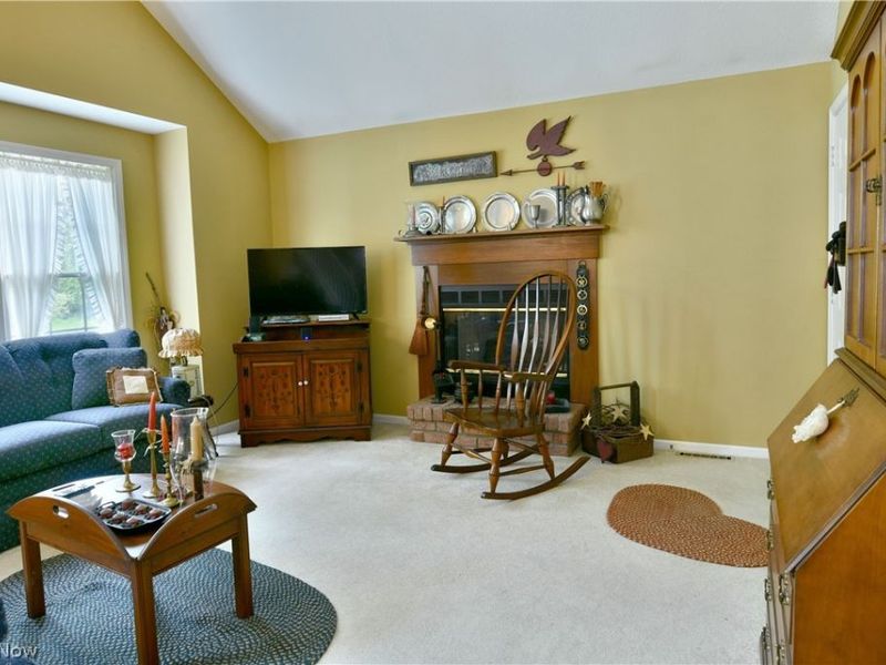 502 Turnberry Court NE, Warren, OH 44484 Photo 7
