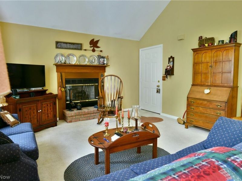 502 Turnberry Court NE, Warren, OH 44484 Photo 8