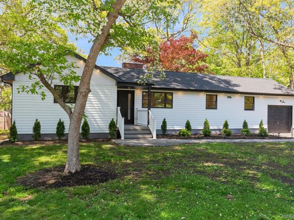 7 Magnolia Lane , Miller Place, NY 11764