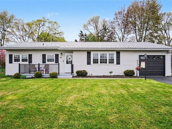 41 Authors Avenue, Henrietta, NY 14467