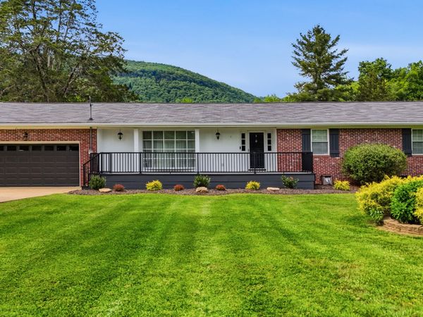605 Falls View Drive, Hixson, TN 37343