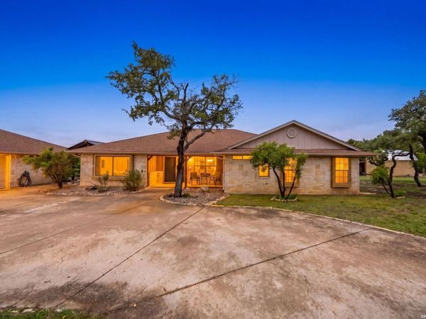 139 N Drew, Kerrville, TX 78028