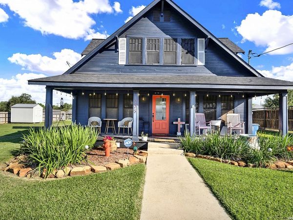 205 Brinkoeter, Poth, TX 78147