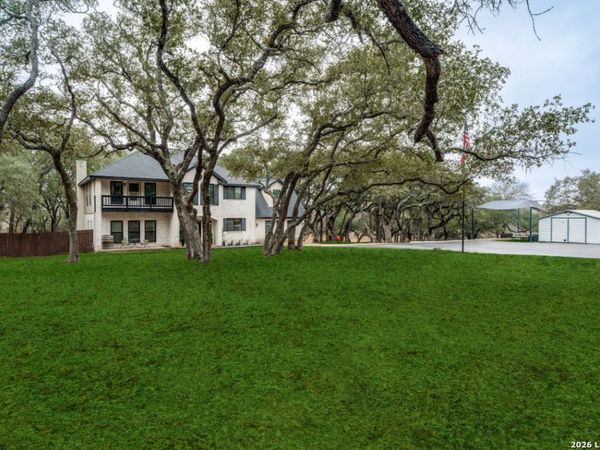 322 Dublin Cir, Floresville, TX 78114