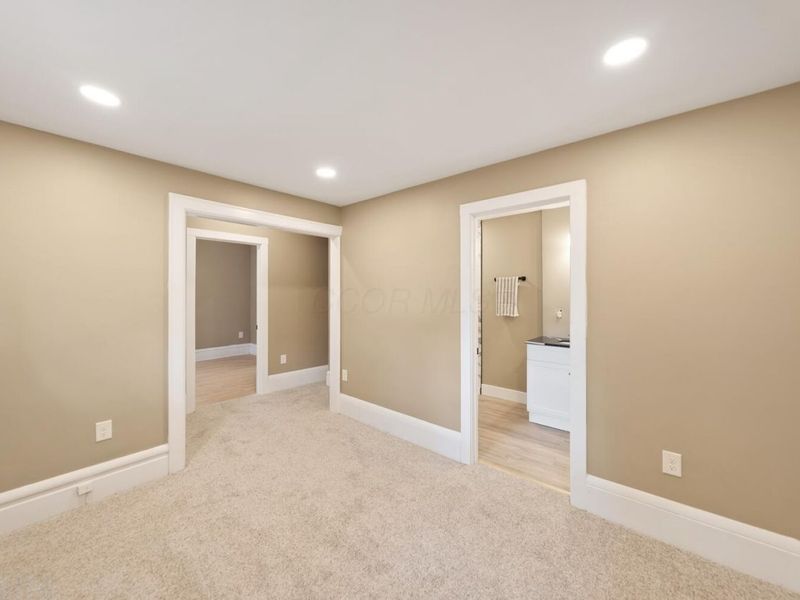 216 N Warren Avenue , Columbus, OH 43204 Photo 36