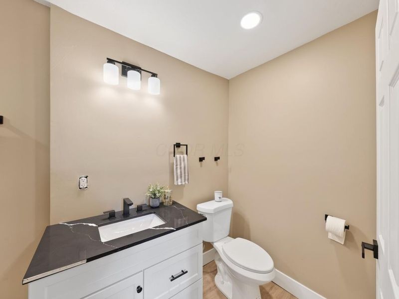 216 N Warren Avenue , Columbus, OH 43204 Photo 40