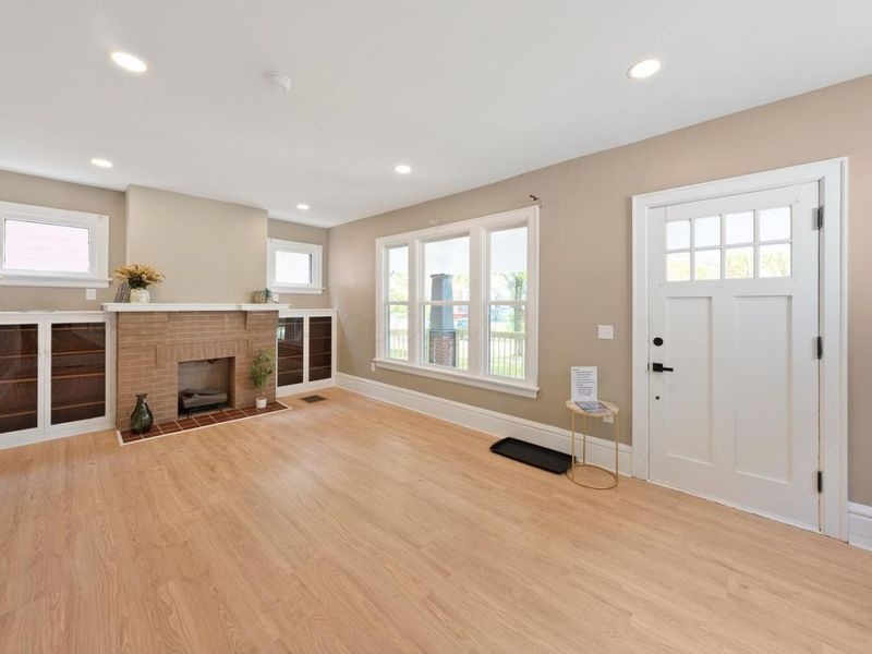 216 N Warren Avenue , Columbus, OH 43204 Photo 8