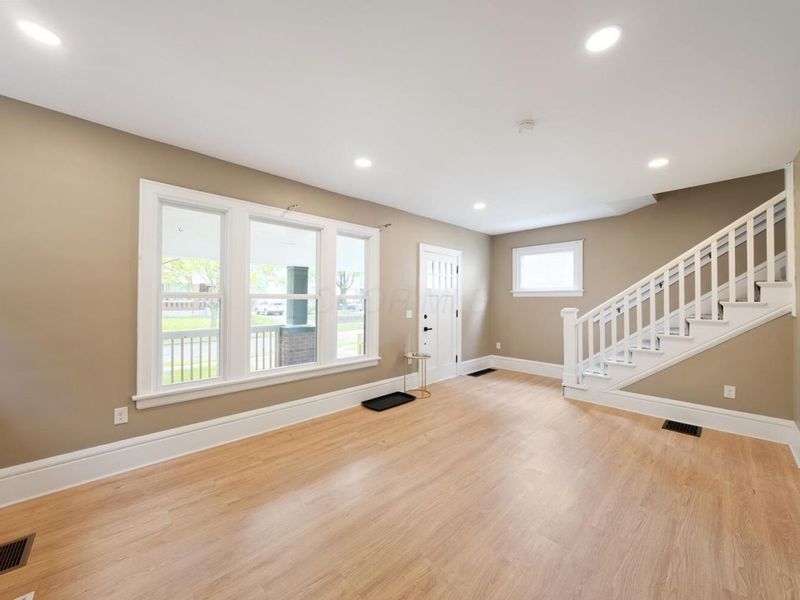 216 N Warren Avenue , Columbus, OH 43204 Photo 9