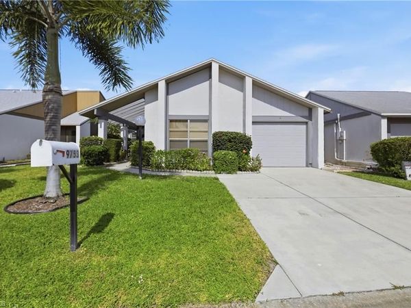 9753 Maplecrest CIR , LEHIGH ACRES, FL 33936
