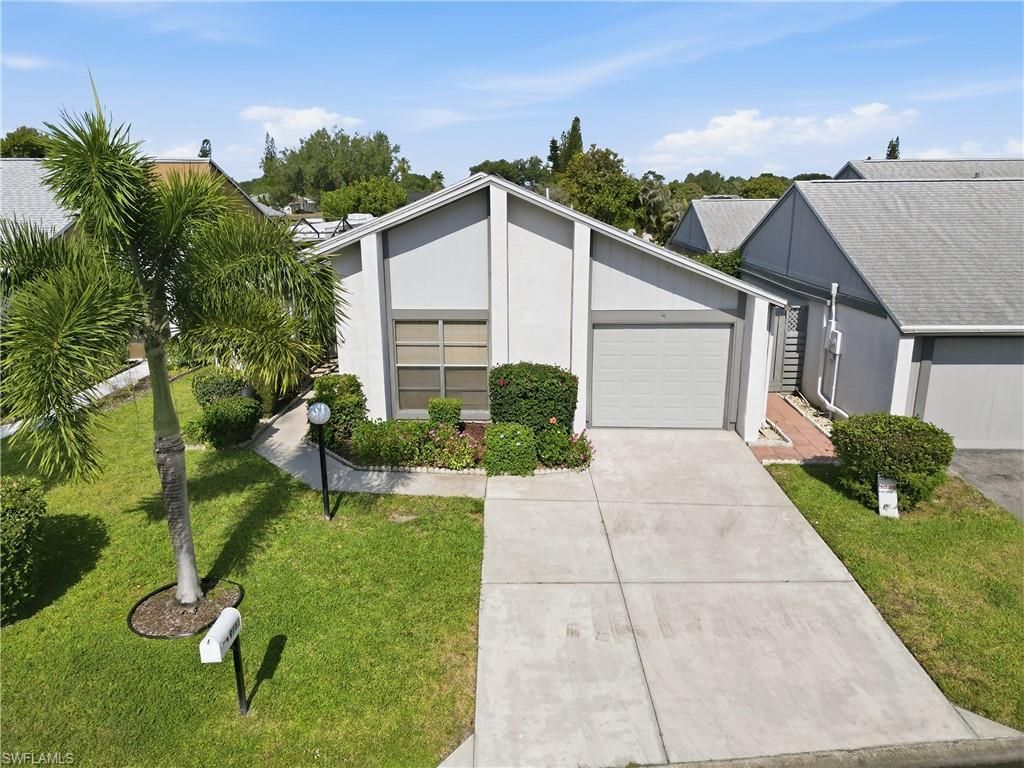 9753 Maplecrest Cir , Lehigh Acres, FL 33936 Photo