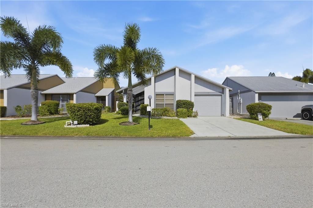 9753 Maplecrest Cir , Lehigh Acres, FL 33936 Photo