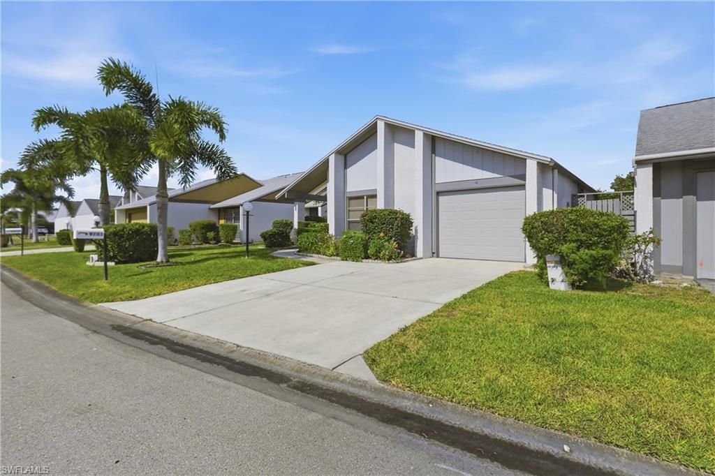 9753 Maplecrest Cir , Lehigh Acres, FL 33936 Photo