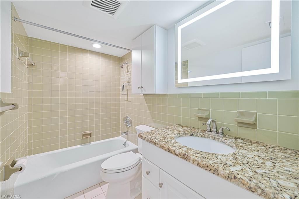 3030 Binnacle Dr , Unit 307, Naples, FL 34103 Photo