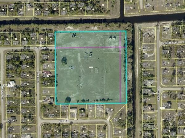 1053 Gladys ST , LEHIGH ACRES, FL 33974